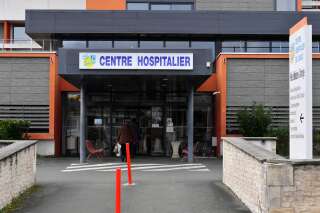 La façade de l'hôpital de Jonzac, en Charente-Maritime, le 29 février 2020. C'est dans cet établissement qu'a notamment exercé l'ex-chirurgien Joël Le Scouarnec.
