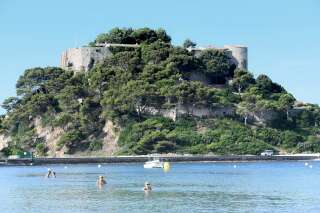 Une enquête ouverte après le survol du fort de Brégançon par un drone