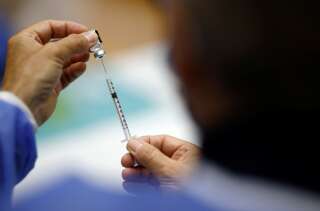 Le gouvernement envisage une vaccination obligatoire pour d'autres professions de la santé (Photo prétexte REUTERS/Stephane Mahe)