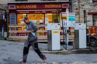 Une station essence à Langon en Gironde, le 21 octobre 202 (REUTERS/Stephane Mahe)