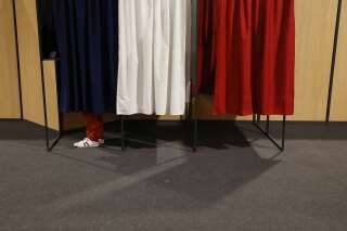 Présidentielle 2022 en DIRECT: l'abstention a ses premières estimations, couacs dans des bureaux de vote