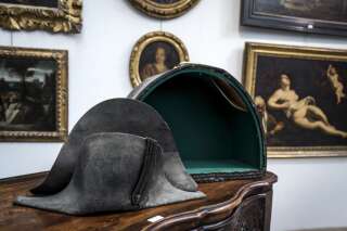 Un bicorne de Napoléon, ramassé à Waterloo, vendu 350.000 euros aux enchères