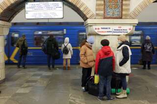 Le métro de Kiev, ici photographié en pleine journée ce mercredi 25 février, a été pensé pour pouvoir servir de bunker. REUTERS/Antonio Bronic