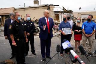 En visite à Kenosha dans le Wisconsin ce 1er septembre 2020, Donald Trump a été à la rencontre des commerçants dont les magasins ont été détruits lors des émeutes, et a chaudement soutenu la police. En passant quasiment sous silence Jacob Blake.