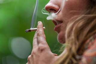 Les hommes fumaient et mâchaient du tabac 9000 ans plus tôt que les archéologues ne le pensaient.
