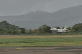 Un avion médical transportant trois patients Covid-19, décollant de Martinique le 31 juillet 2021.