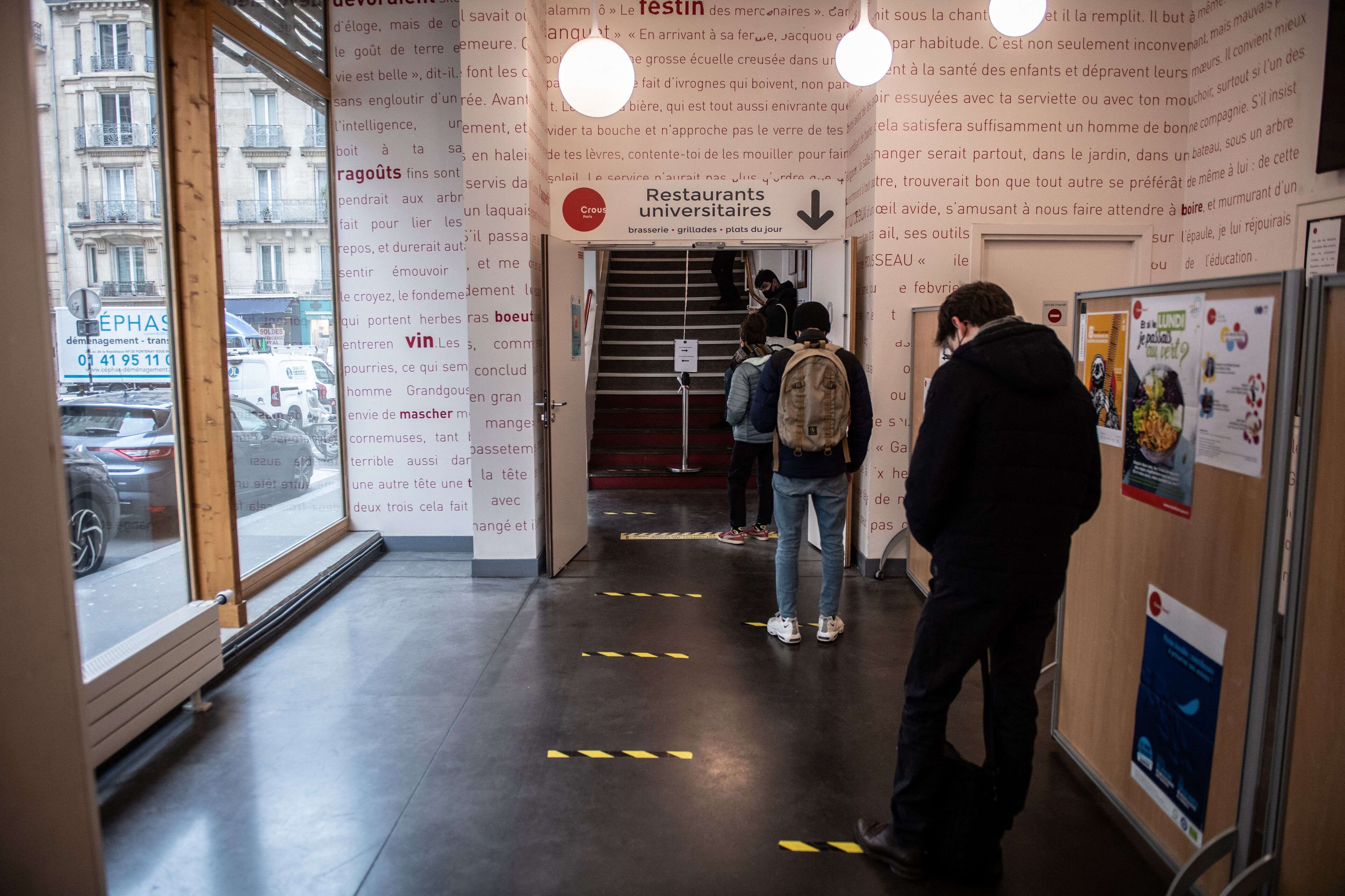 Au-delà des repas à un euro, les Crous ont dû venir en aide d'urgence à des milliers d'étudiants au mois de janvier 2021 (image d'illustration prise début février dans un restaurant universitaire parisien).