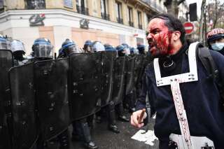 Sécurité globale: À Paris, police et gouvernement se félicitent du nouveau maintien de l'ordre