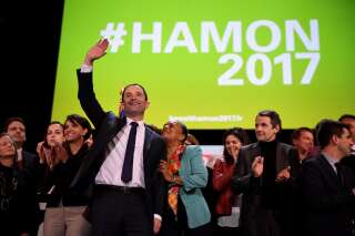 A Bercy, Hamon lance sa remontada résolument à gauche