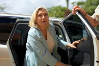 Marine Le Pen lors de sa viste en Guadeloupe le 27 mars 2022, avant le premier tour de l'élection présidentielle