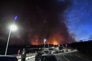 Incendies autour de Martigues: 2700 personnes évacuées