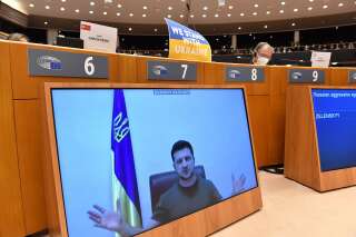 Ukraine: au Parlement européen, Zelensky demande aux Européens de 