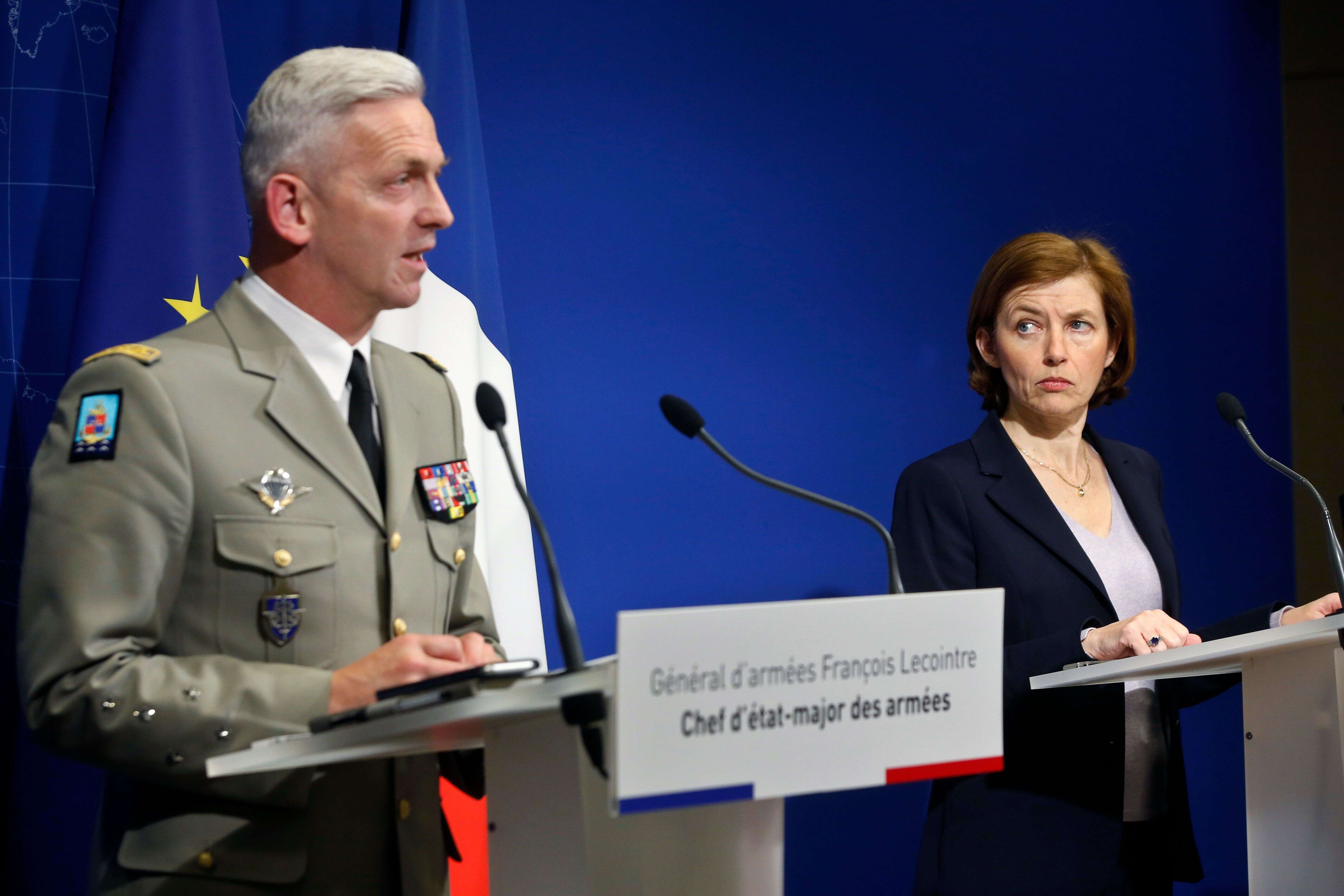Florence Parly et le chef d'état-major des Armées, le général Francois Lecointre, lors d'une conférence de presse à Paris en avril 2018.