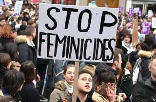 Images d'une manifestation féministe le 23 novembre 2019 à Paris.