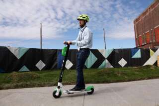 À Montréal, les autorités ont décidé de répondre à l'incivilité des usagers de trottinette électrique par une interdiction pure et simple.