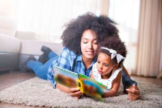 De plus en plus, les parents font lire les livres qu'ils aimaient à leurs enfants