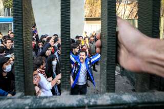 Iran: Pourquoi ces slogans pro-monarchie apparus dans les manifestations en disent long sur la contestation