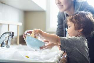 5 raisons pour lesquelles à la maison, le partage des tâches quotidiennes fonctionne à merveille avec 4 enfants