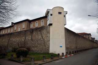 Un détenu s'évade de la prison de Fresnes malgré les tirs d'un surveillant