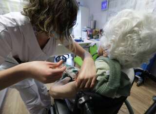 Le vaccin anti Covid-19 est principalement administré en Norvège aux personnes très âgées et à la santé fragile.