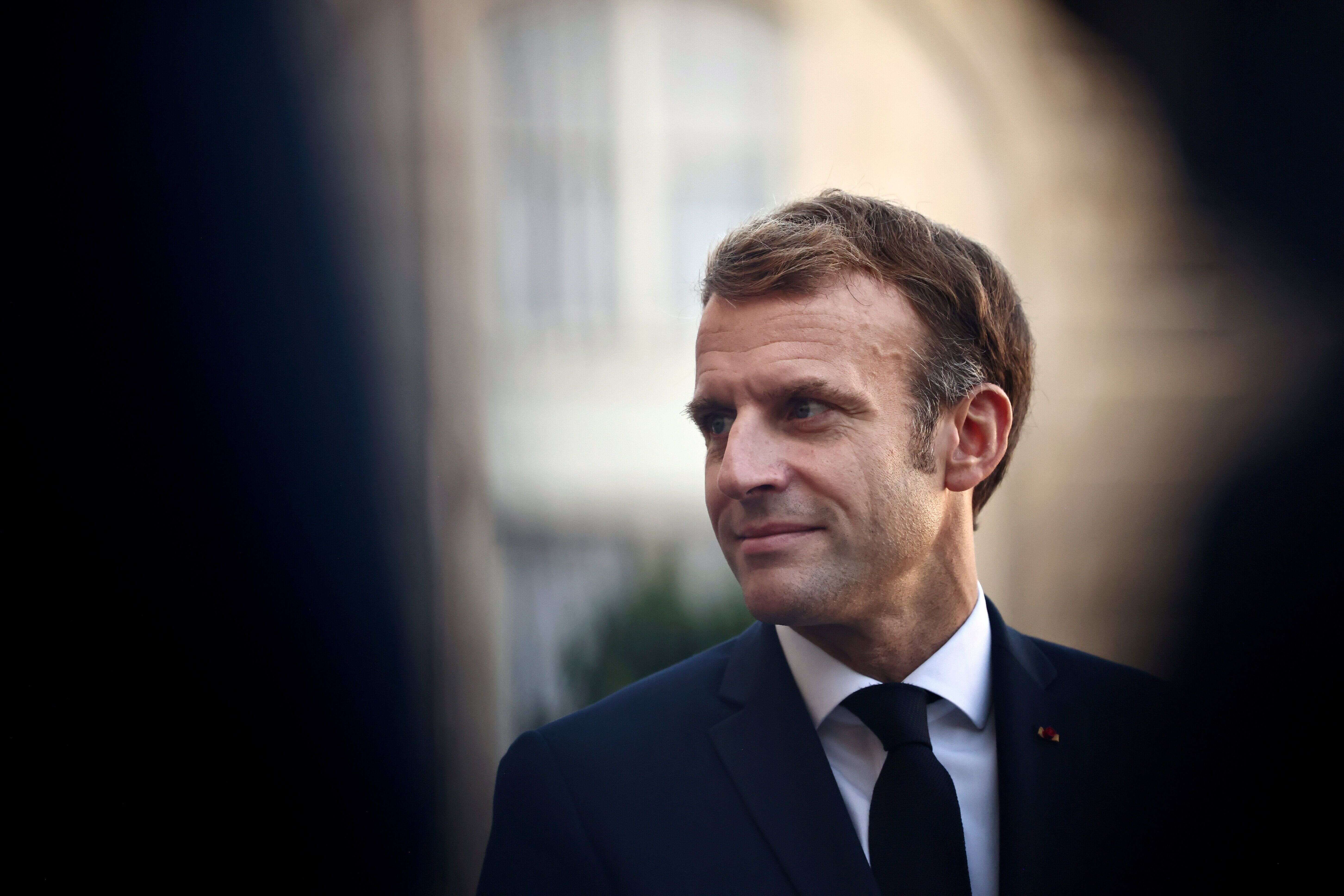 Alors que l'épidémie de Covid-19 accélère, Emmanuel Macron a choisi la confrontation en affirmant qu'il souhaitait 