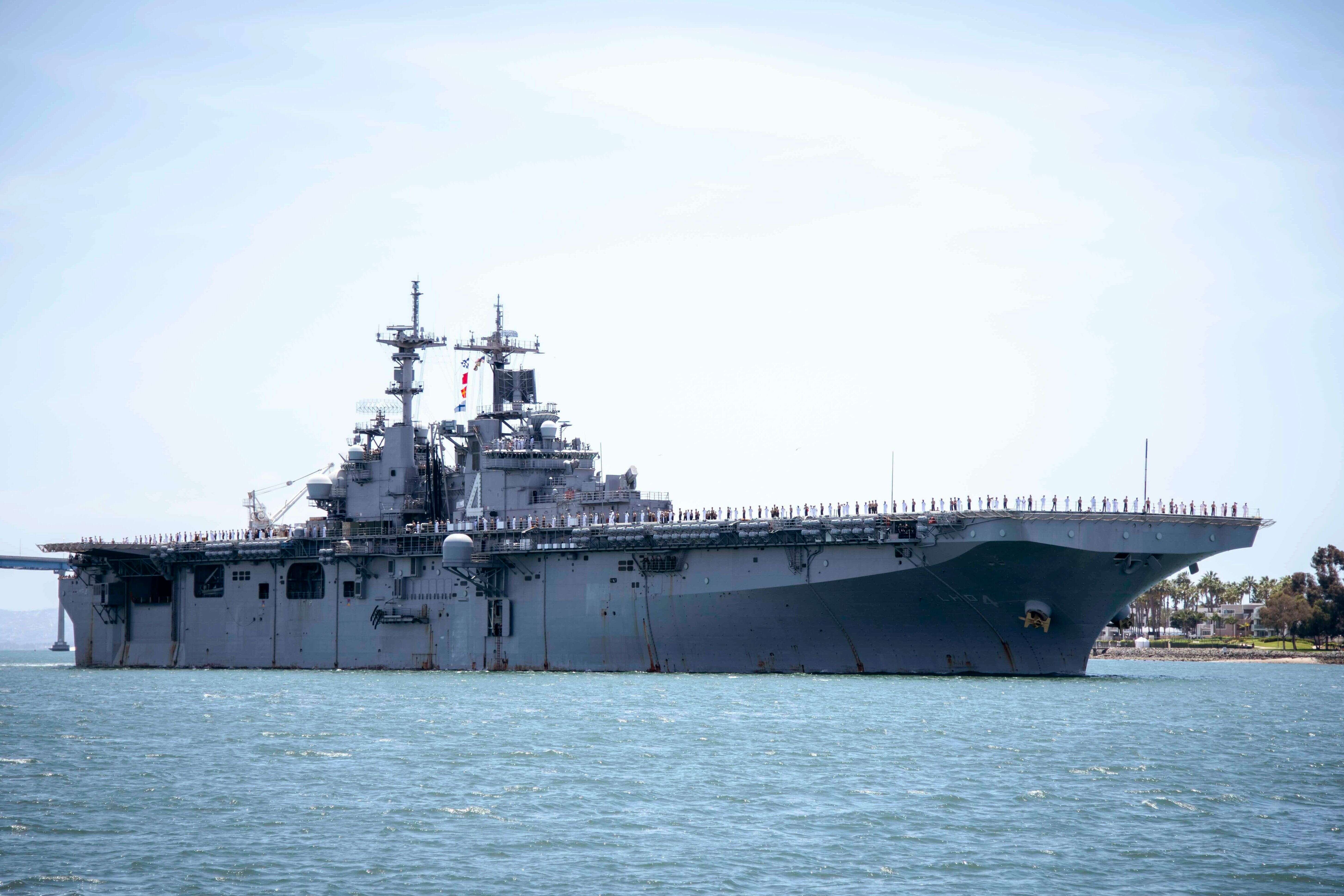 L'USS Boxer, ici pris en photo le 1er mai 2019 dans la baie de San Diego en Californie.