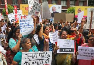Des activistes indiennes sont descendues dans les rues pour dénoncer une vengeance, ce mardi 30 juillet.