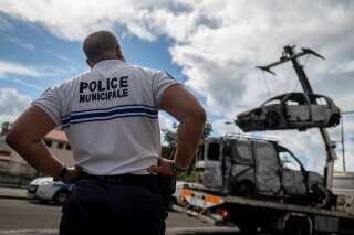 En Martinique, dix policiers légèrement blessés lors d'interventions sur des barrages