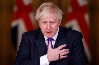Après des semaines de discussions sans avancée notable, Londres a annoncé ce 8 décembre avoir trouvé un accord avec Bruxelles lui permettant de retirer les dispositions controversées d'un projet de loi qui revenait sur l'accord de retrait du Brexit. (photo d'illustration de Boris Johnson prise le 2 décembre 2020 lors d'une conférence consacrée au coronavirus)
