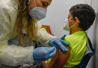 Depuis le 22 décembre 2021, la vaccination a été ouverte à l'ensemble des enfants de 5 à 11 ans.