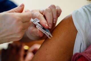 Pfizer BioNTech prévoit un vaccin adapté au variant Omicron 