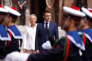 Macron commémore l'Appel du 18-Juin, les législatives en filigrane