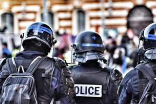 Racisme dans la police: 8000 policiers sur un groupe Facebook où s'échangent des messages racistes