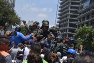 Au Venezuela, des soldats se soulèvent contre Maduro et soutiennent Guaido