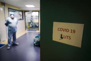 Coronavirus: nette baisse du bilan sur 24h avec 242 décès
