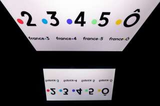 Photo le 26 mars 2019 montrant les 5 logos des chaines de France Télévisions, 