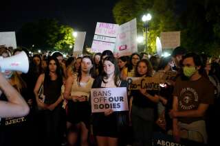 Des manifestants pour le droit à l'avortement devant la Cour suprême des États-Unis, le 2 mai 2022.