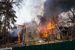 Les bombardements massifs russes continuent sur l'Ukraine, Kiev se prépare à être encerclée (photo du 12 mars 2022)