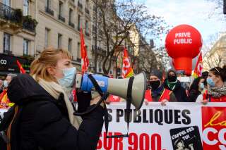 Lors d'une journée de mobilisation interprofessionnelle pour l'emploi et les services publics à l'appel de l'intersyndicale Solidaires, CGT, FSU et Unef, à Paris, le 4 février 2021.