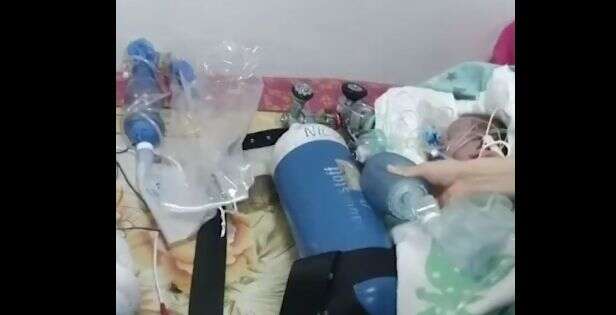 Face aux bombardements, des bébés ukrainiens prématurés déplacés dans un abri sous-terrain