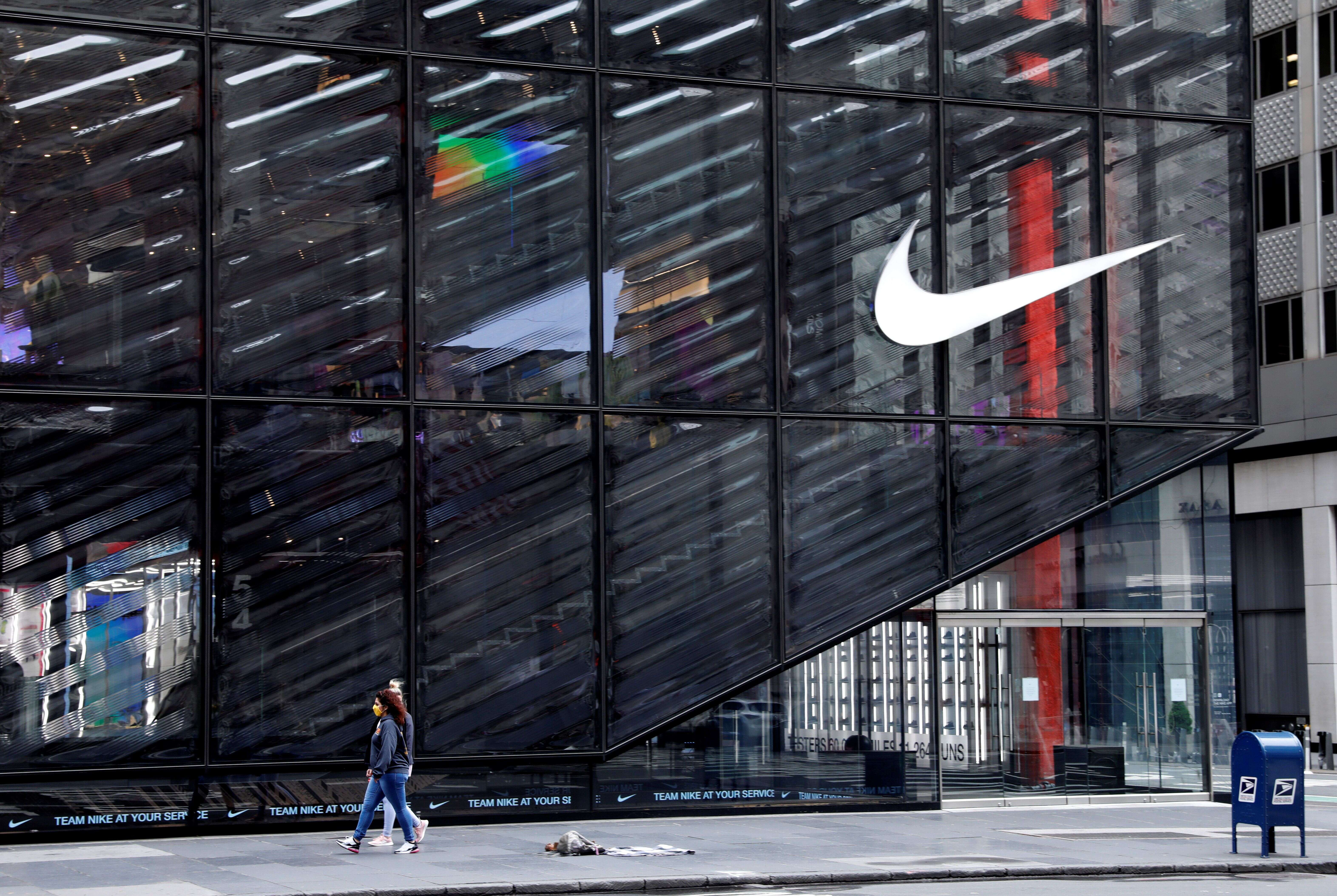 Nike ferme ses bureaux américains une semaine pour la santé mentale de ses employés (photo du 11 mars 2020 à New York)