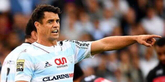 La star du rugby Dan Carter annonce qu'il quitte le championnat de France