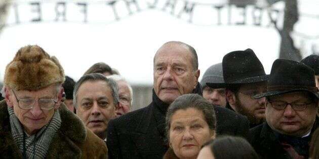 Simone Veil et l'ancien Président Jaques Chirac à Auschwitz, le 27 janvier 2005, lors du 60ème anniversaire de la libération du camp.