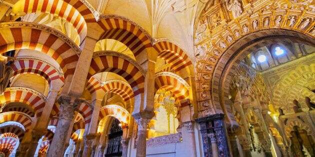 L'intérieur de la cathédrale Mezquita, anciennement la Grande Mosquée de Cordoue, en Andalousie.