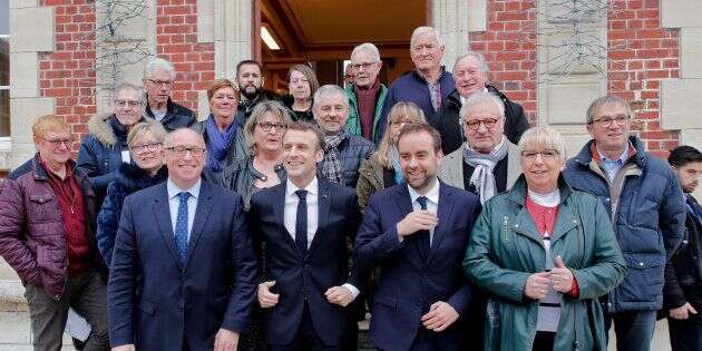 Emmanuel Macron a estimé, à la sortie du conseil municipal de Gasny, que la crise des gilets jaunes peut être une chance pour le pays.