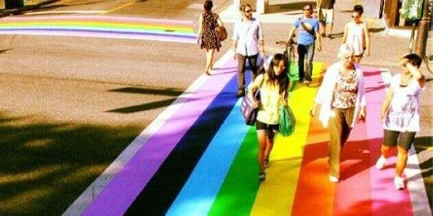 Les passages piétons aux couleurs du drapeau LGBT, une mode qui se répand aux États-Unis