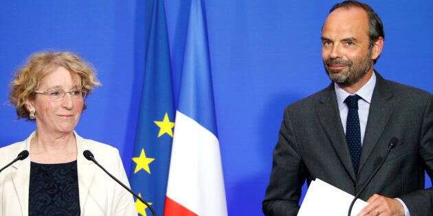 Le Premier ministre Edouard Philippe et la Ministre du Travail Muriel Pénicaud lors d'une conférence de presse à Paris pour annoncer les réformes concernant le code du travail, le 6 juin 2017.