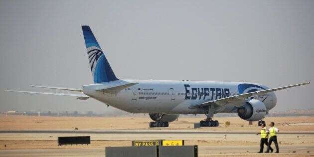 Le crash d'EgyptAir causé par un iPhone et un iPad? Une piste explorée par la justice française, selon Le Parisien