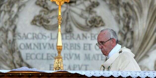 Le Pape François accusé d'avoir ignoré des cas de pédophilie sur des enfants sourds-muets.