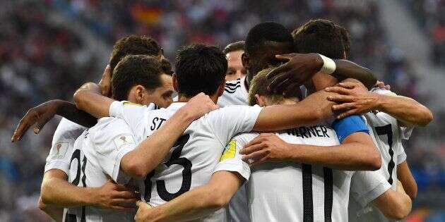 Pourquoi les joueurs ont observé une minute de silence avant Allemagne-France.